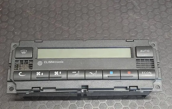 Volkswagen Golf IV Climate control unit