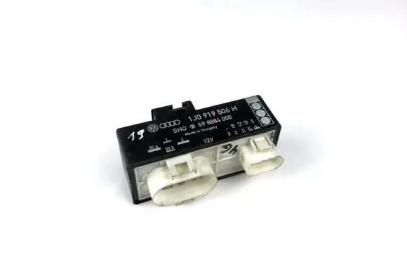 Volkswagen Golf IV Coolant fan relay 1j0919506h 898884000