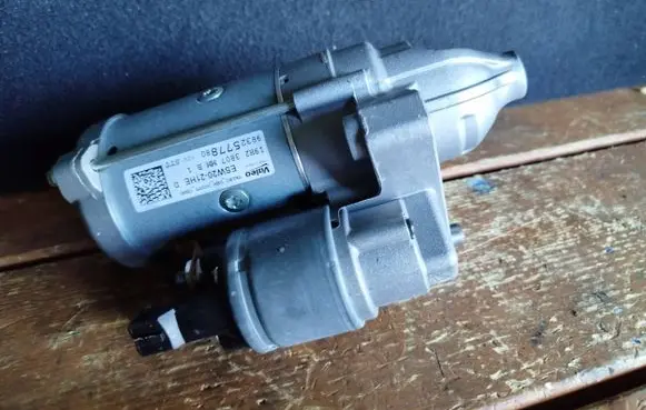 Citroen Berlingo Starter motor 983257780