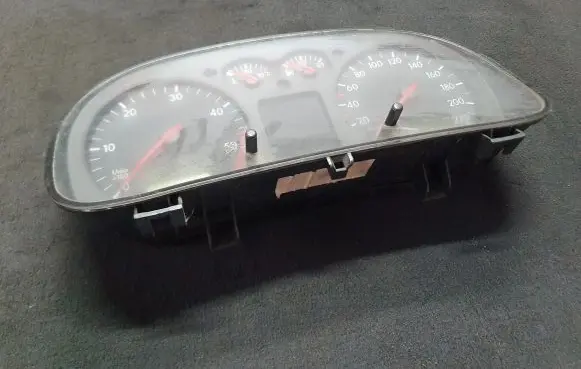 Volkswagen Golf IV Speedometer (instrument cluster) 1035100002