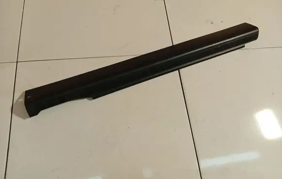 Front sill trim cover