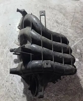 Volkswagen Golf IV Intake manifold 036129711BK