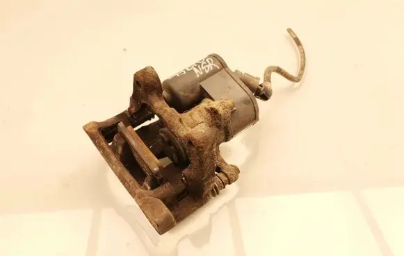 Volkswagen PASSAT B7 Rear brake caliper 32332267K