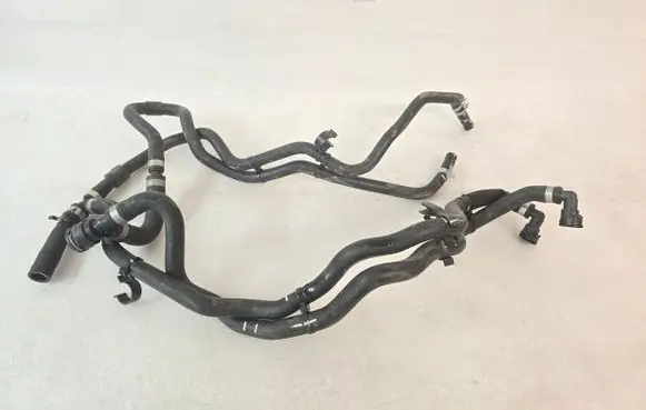 Volvo XC40 Engine coolant pipe/hose 32249727