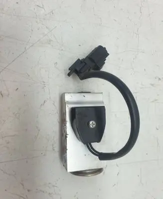Air conditioning (A/C) expansion valve