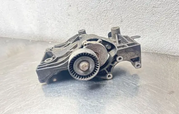 Opel Insignia A A/C compressor mount bracket 55562863 532274354