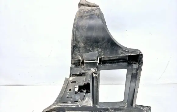 Volvo XC70 Rear bumper mounting bracket 8648150