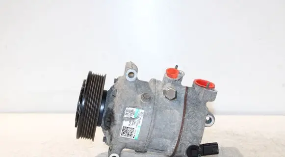Volkswagen Golf VII Air conditioning (A/C) compressor (pump) 5Q0820803A