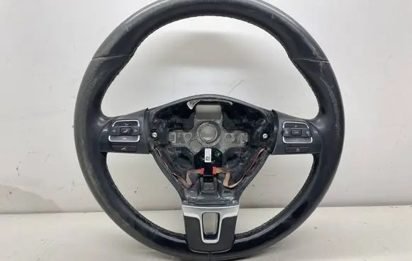 Volkswagen Jetta VI Steering wheel 5C0419091AK T1P0232P10307