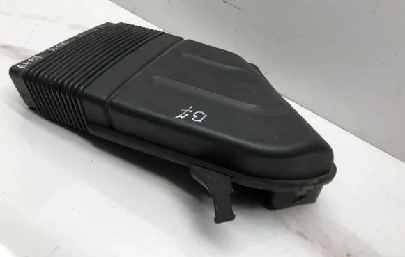 Audi A4 S4 B7 8E 8H Air intake duct part 8E0129617D