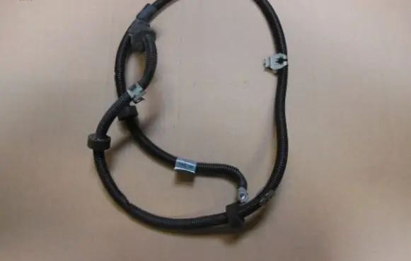 Mercedes-Benz C W204 Wires (starter motor) A2044402513