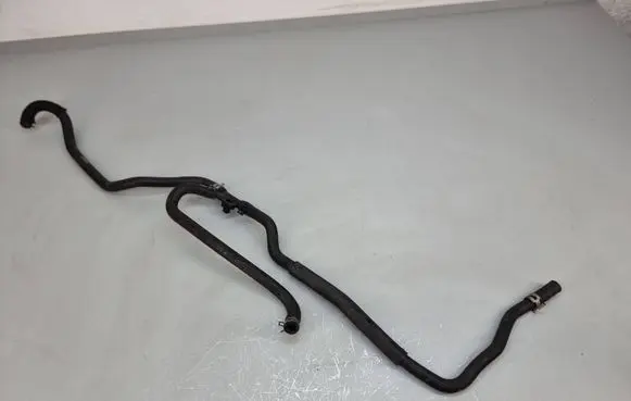 Toyota Avensis T270 Coolant pipe/hose 