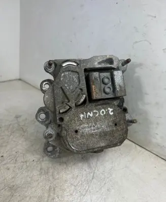 Gearbox mounting bracket