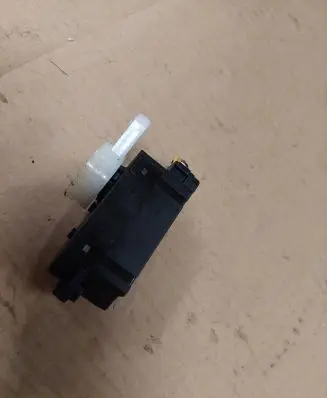 Nissan Note (E11) Air flap motor/actuator T1007781T 1000092011 1710111A