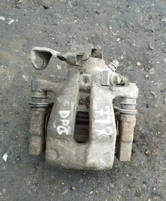 Opel Meriva A Rear brake caliper
