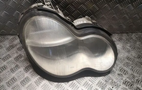 Mercedes-Benz C W203 Headlight/headlamp 2038200261 A2038200261