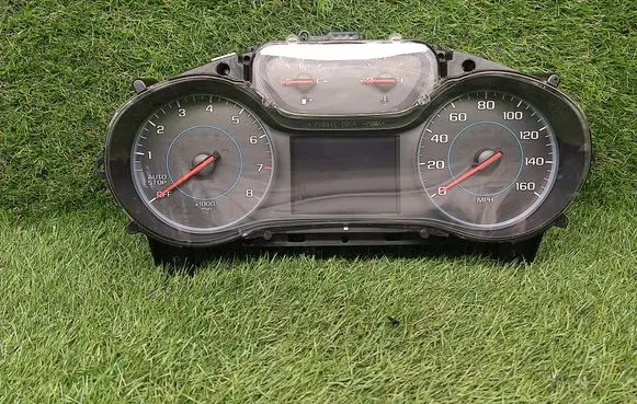 Chevrolet Cruze II Speedometer (instrument cluster) 39084636 812372274