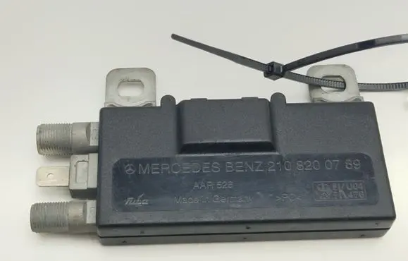 Mercedes-Benz E W210 Antenna control unit 2108200789