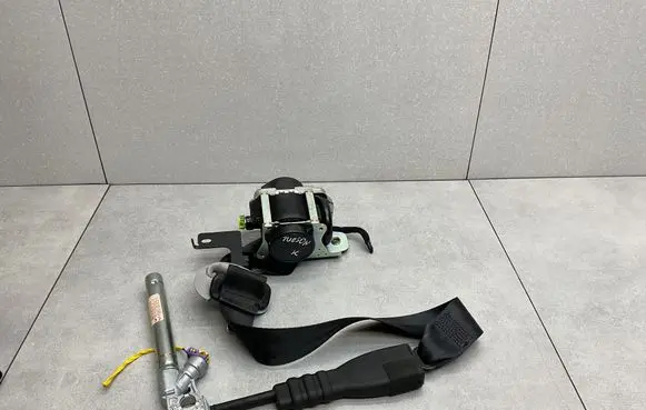Hyundai Tucson TL Front seatbelt 88810D7200TTX