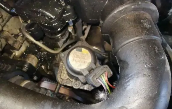Citroen C3 EGR valve 9649358480 215975053