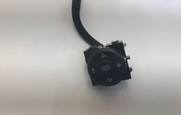Multifunctional control switch/knob