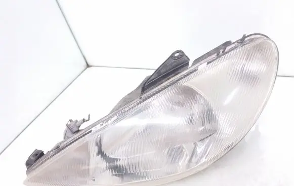 Peugeot 206 Headlight/headlamp 9640559580 89005132