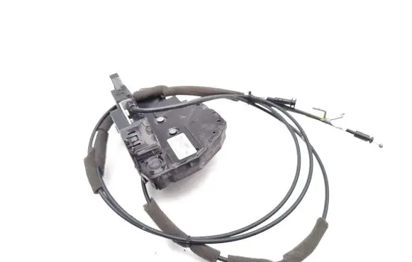 Opel Vivaro Sliding door lock 825037886R 40717212