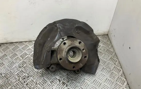 BMW 5 E60 E61 Front wheel hub spindle knuckle 6768316