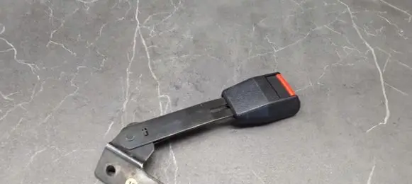 Ford Sierra Front seatbelt buckle 83bb-a61209-a3b