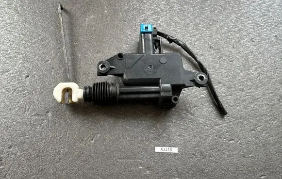Jeep Cherokee XJ Tailgate boot lock/latch motor 55295716AB