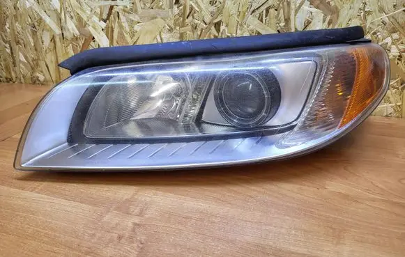 Volvo S80 Headlight/headlamp 30796135 6334100000