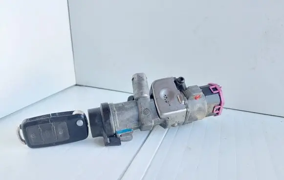 Volkswagen PASSAT B5.5 Ignition lock 4B0905851M
