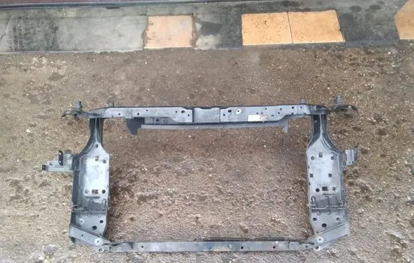 Nissan Qashqai+2 Radiator support slam panel
