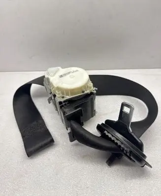 BMW 1 E81 E87 Front seatbelt 34003267 230707 100235