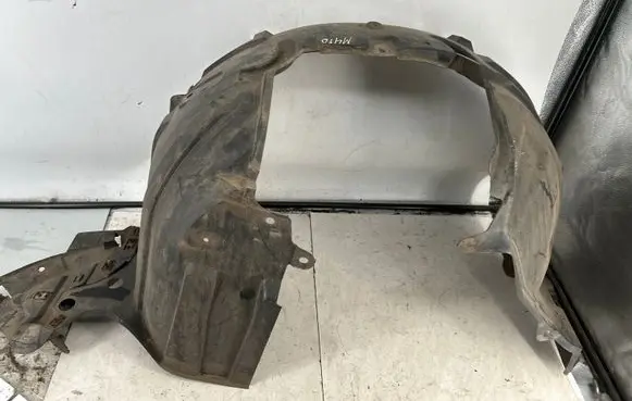 Nissan Leaf I (ZE0) Front wheel arch liner splash guards 638423NL0A