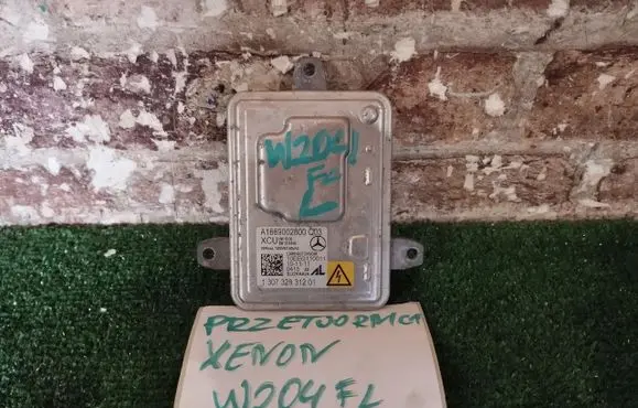 Mercedes-Benz C W204 Voltage converter inverter 