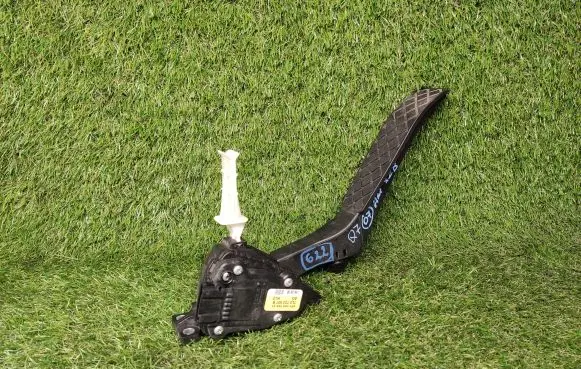 Audi Q7 4L Accelerator throttle pedal 7L0723507B