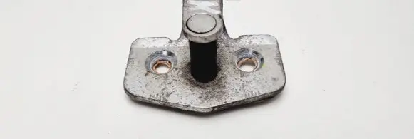 Nissan Primastar Front door lock loop/hook striker 