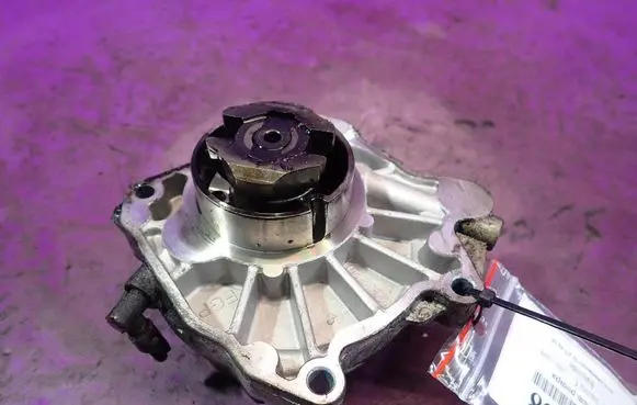 Opel Vectra C Vacuum pump 