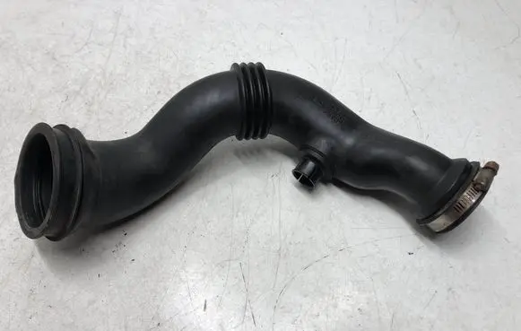 Intercooler hose/pipe