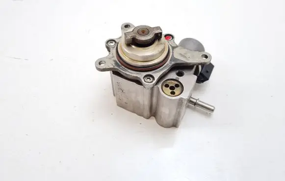 Peugeot RCZ Fuel injection high pressure pump 5888798010C 1R1133 D79565