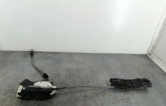Volkswagen Polo V 6R Front door lock 5K1837016B