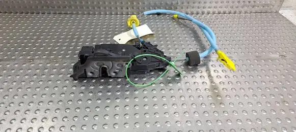 BMW 3 G20 G21 Front door lock 7445044