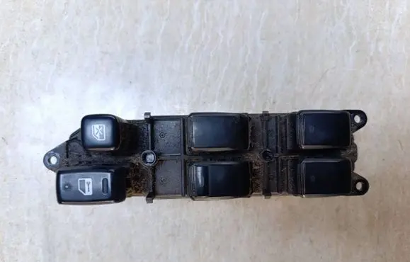 Toyota Avensis Verso Electric window control switch 8404044030