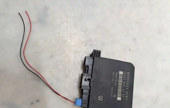 Mercedes-Benz C W203 Door control unit/module 2038202285