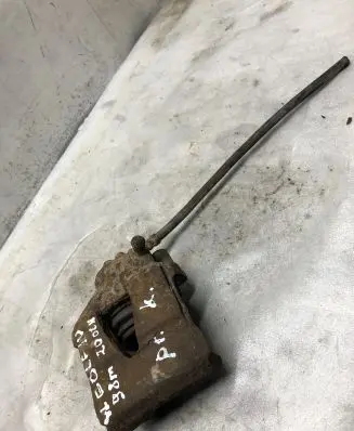 Volkswagen Golf IV Front brake caliper