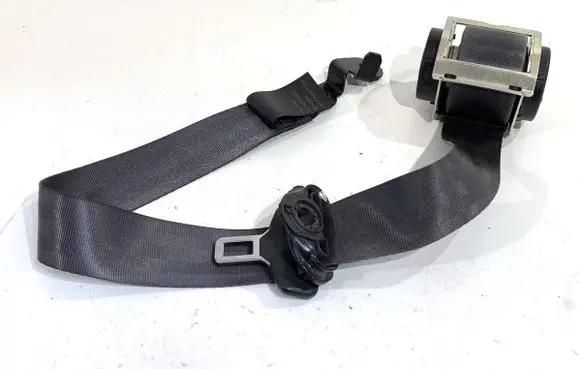 Opel Corsa E Front seatbelt 617107600D13427740