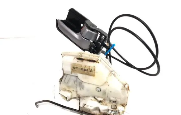 Suzuki Swift I Front door lock 82201-62J30