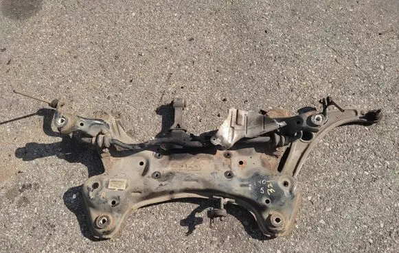 Hyundai i40 Front subframe 624013Z100 V02100HGY0159