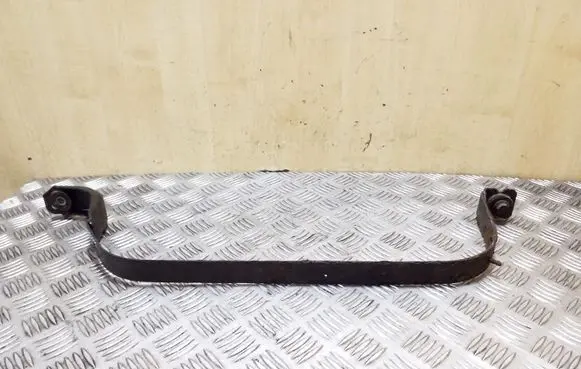 Fuel tank mounting bracket